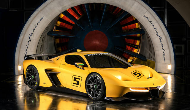 フィッティパルディEF7ヴィジョン・グランツーリスモ。全長×全幅×全高は4600×1980×1125mm。