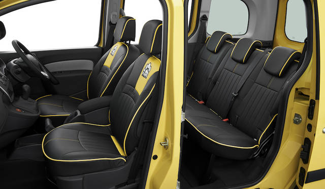 <strong>専用CAVANA製シートカバー</strong><br>カラーはジョン アグリュム