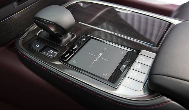 Lexus LS 500h|レクサス LS 500h 010