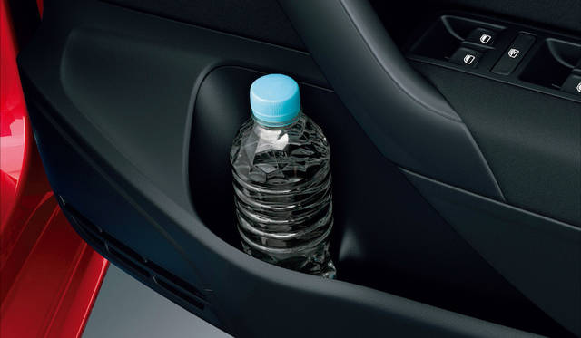 収納スペース ドアポケット