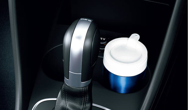 収納スペース カップホルダー