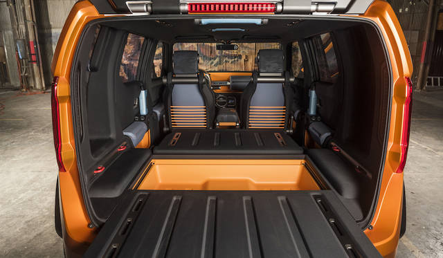 カーゴ床下の収納