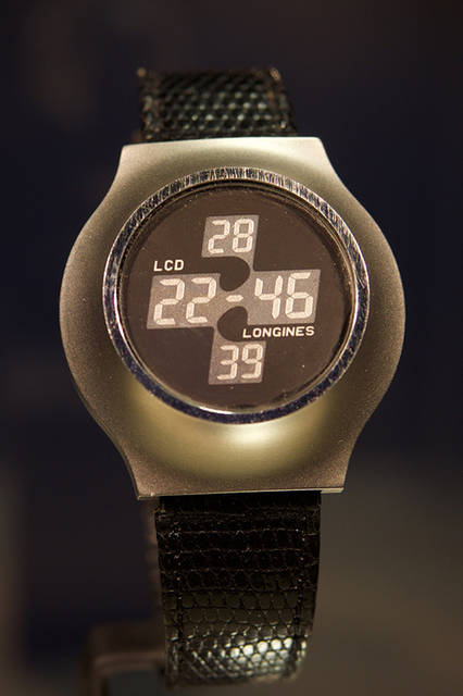 サンティミエのエボーシュSA（現在のETA社）とシリコンバレーの半導体メーカー、テキサス・インスツルメンツと共同開発したロンジン初のデジタルウォッチ。斬新なデザインは高い評価を得た。