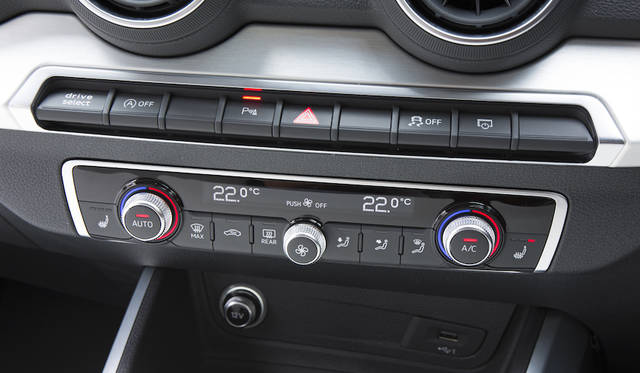 Audi Q2 1.0TFSI|アウディ Q2 1.0TFSI046