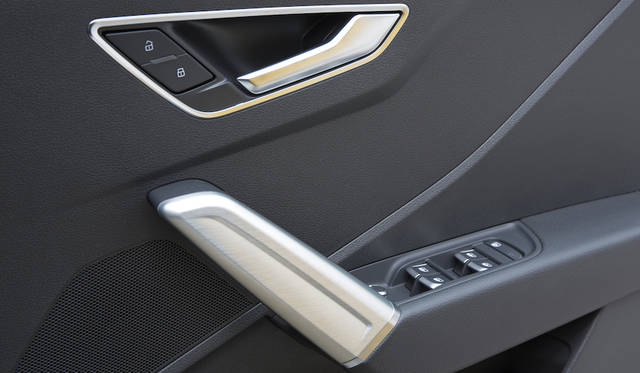 Audi Q2 1.0TFSI|アウディ Q2 1.0TFSI049