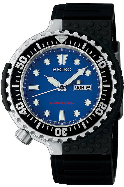 <strong>SEIKO PROSPEX DIVER SCUBA LIMITED EDITION<br /> Produced by GIUGIARO DESIGN<br /> セイコー プロスペックス ダイバースキューバ ジウジアーロ・デザイン限定モデル</strong><br /> <br /> リファレンス｜SBEE001<br /> ムーブメント｜クオーツ<br /> ケース素材｜SS<br /> ケースバック｜SS（限定シリアルナンバー入り）<br /> ケース径｜43.8mm<br /> プロテクター素材｜強化プラスチック<br /> ストラップ素材｜強化シリコン<br /> 防水｜200ｍ空気潜水用防水<br /> 価格｜4万円(税別)<br /> 発売日｜6月9日（金）予定<br /> 限定数｜2000本<br />