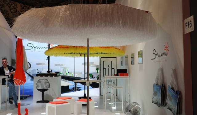 パラソルの（ほぼ）専門メーカー、ベルギーのシワワ「フルフル」は風による音も楽しませてくれるデザイン