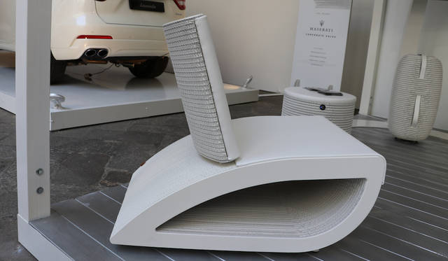 伊藤節と伊藤志信による段ボールを使った高級家具ステイグリーンの「ダンダン」