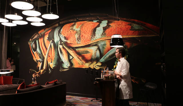 オランダのマルセル・ワンダースひきいるMoooiは「ライフ・エクストラオーディナリー」と題してトルトーナ地区の1700平米のスペースを使いホテルやバーといった空間を提案