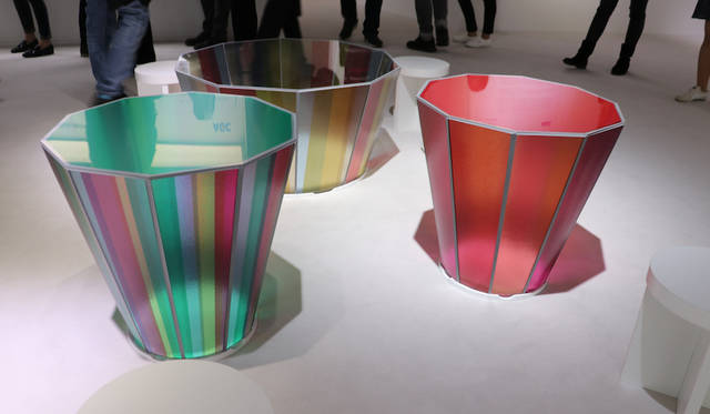 AGC旭硝子が「タッチ」というテーマのもと出展したドラムはなんとすべてがガラス製で叩けばちゃんと音が出る