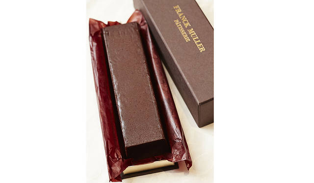 テリーヌショコラ／6000円（税別）。シャンパンとの愛称も良く、アペリティフに添えても、食後のデザートとしても素晴らしい。