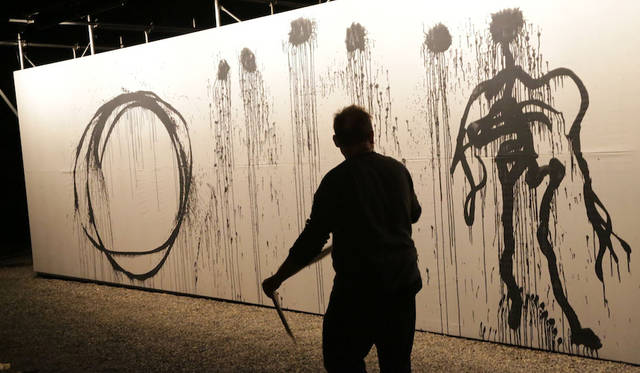 二条城は二の丸御殿台所前にて。ミケル・バルセロ氏によるライブペインティング