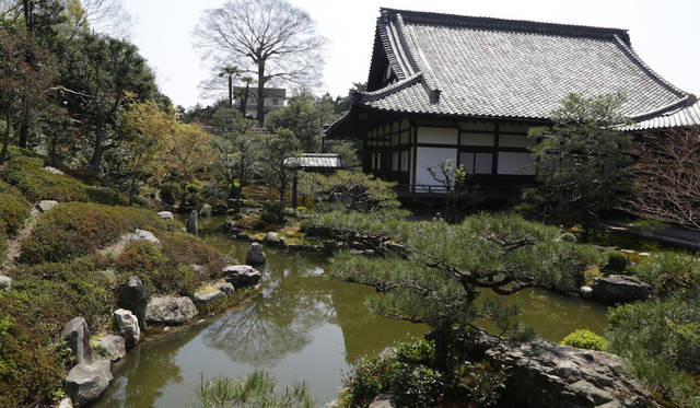 建仁寺にある寺院「両足院」の庭園