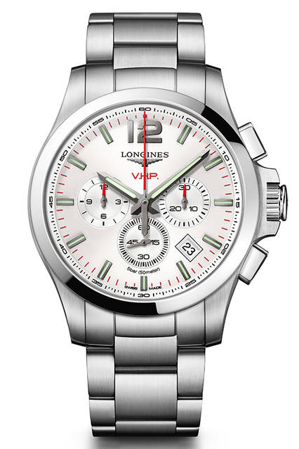 <strong>コンクエスト V.H.P.</strong><br /> <br /> Ref｜L3.727.4.76.6<br /> 精度｜年差±5秒<br /> 機能｜スマートクラウン　※時差修正時、リューズを勢い良く回すと、針を一時間分スムーズに送ることができる<br /> ケース及びブレスレット素材｜ステンレススチール<br /> ケース径｜42mm<br /> 価格｜19万6000円　※ともに税別予価<br /> 発売｜今冬発売予定<br />