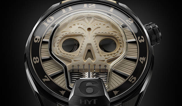 キャピラリーを屈曲させて<br /> スカルヘッドの輪郭を形成。<br /> 液体制御時計の新境地