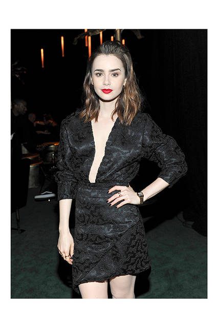 リリー・コリンズ