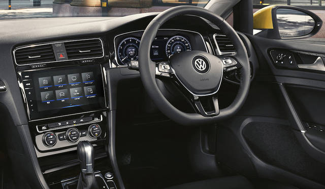 Volkswagen Golf TSI Highline|フォルクスワーゲン ゴルフ TSI ハイライン 026 インテリアイメージ※オプション装着車 ※モニター画面はイメージです。