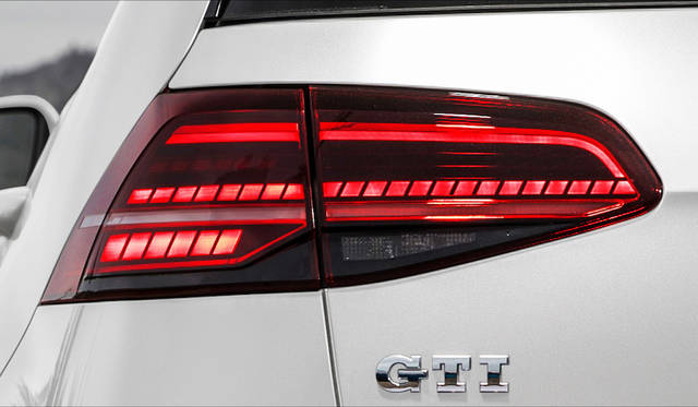 Volkswagen Golf GTI|フォルクスワーゲン ゴルフ GTI 066 LEDテールランプ(ダイナミックターンインジケーター付) オプション設定