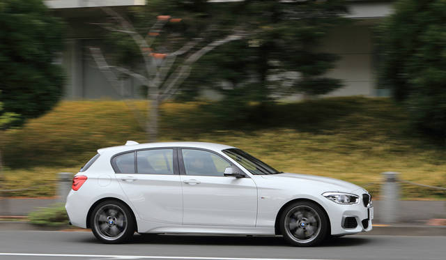 パワートレインおよびシャシーにBMW M 社によるスポーティなチューニングが施されている