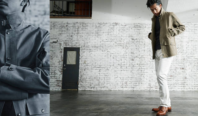 「レザージャケットにグレーのニットとホワイトデニムというドレスな装いです。ホワイトデニムにはどんなスタイルもエレガントに見せる品格があるのですが、グレーを合わせることで、ラルフ ローレンが持つ高級感のあるシックな装いがさらに際立ちます」<br>デニム 6万円、アウター 72万円、ニット 12万円（以上ラルフ ローレン パープルレーベル）その他私物