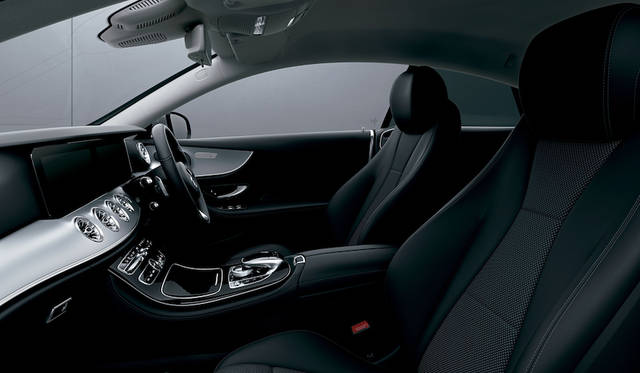 s_050_Mercedes-Benz-E200