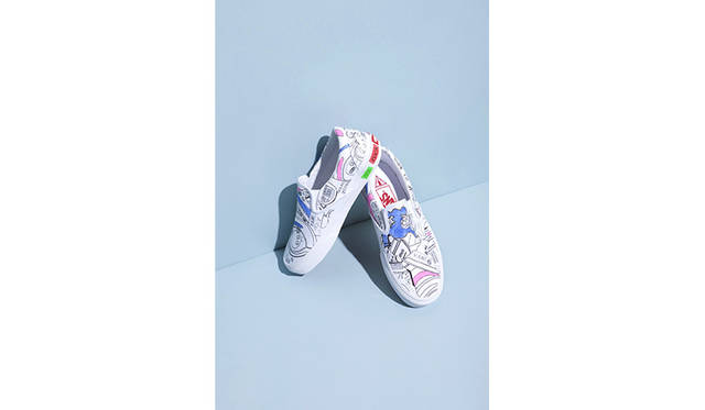 酒井いぶき</br>東京出身・1997年生まれ。日本の若手アーティスト / ファッションモデル。幼少期よりものづくりをし、中学の時よりフィルムカメラで写真を撮り始める。普通科の高校に入学後 写真やコラージュをまとめた冊子を作り始め、ZINEの存在を知り、デザインから製本に至るまで独学でZINEを作り始める。この頃よりファッションモデルとして国内外で活動を始める。アーティスト活動としては自らの写真やコラージュ、そしてテプラを使った独自の世界観が注目を集め、雑誌、プロダクト、インディーズミュージシャンのアートワークなどを中心に行なっている。現在は加賀美健、中村ジョージなどを始めとしたメンバーで行われる王将ZINEフェアでメンバーとしても最年少で活動している。