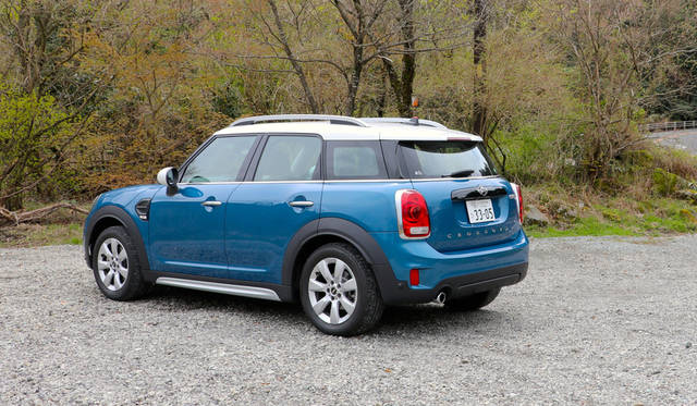 白いルーフは無償オプションとして選べる