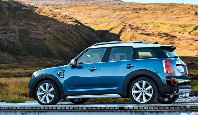 ホイールアーチが強調されている（写真はMINIクーパーSDクロスオーバー）