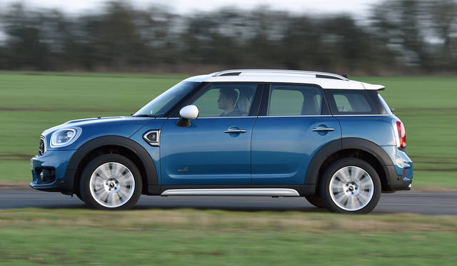 従来モデルより全長は195mmも延びている