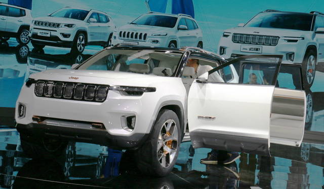 <strong>Jeep Yuntu concept｜ジープ ユントゥー コンセプト</strong><br>中国のユーザーを想定し、チェロキーのプラットフォームをベースとしたプラグイン ハイブリッド。合弁先は、中国広州汽車集団（GAC）。
