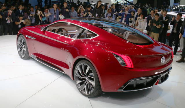 <strong>MG e-Motion Concept｜MG  e-モーション・コンセプト</strong><br>往年の英国車ブランド「MG」を今日所有する上海汽車が提案するスーパースポーツEV。同社は、欧州大陸への本格進出を計画中。