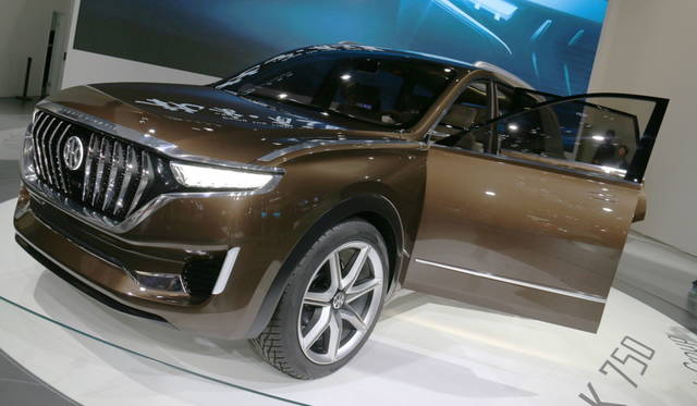 <strong>Hybrid Kinetic Group K750｜ハイブリッド・キネティック・グループ K750</strong><br>香港に本社をおくハイブリッド・キネティック・グループによる7シーターEV「K750」。2017年3月のジュネーヴ ショーで発表したセダンに続き、デザインはピニンファリーナによる。