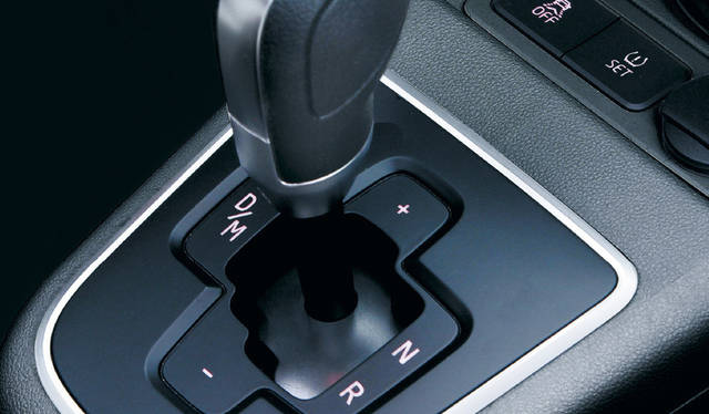 トランスミッションは、シングルクラッチの5段ASG