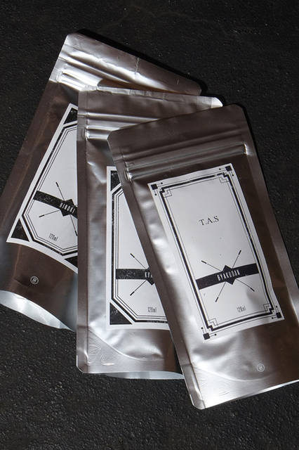 ルームスプレー詰め替え品。120ml入り。3000円（税別）。