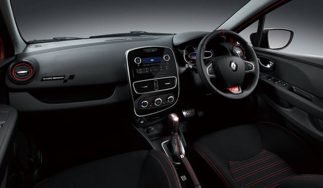 シャシー スポール内装