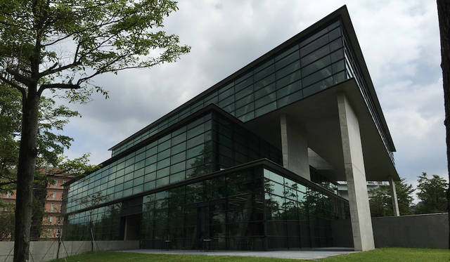 亞州大学現代美術館