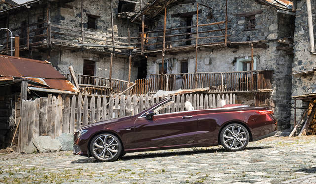 全長は4826ミリ、全幅は1860ミリ、全高は1426ミリ（欧州値）