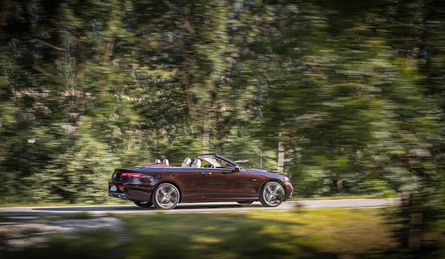 日本には「E400 4MATIC」と「E 300」が導入予定という