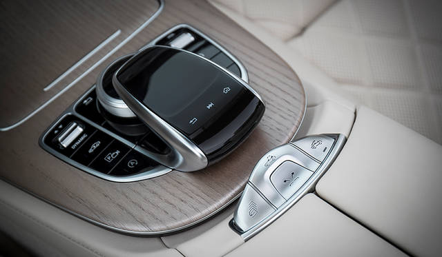 ダイナミックセレクトで「エコ」「コンフォート」「スポーツ」「スポーツ＋」それに「インディビデュアル」が選べる