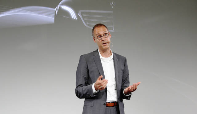 独ダイムラー社Sクラス開発担当のドミニク・フォースト氏