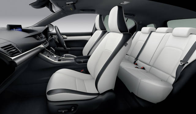 CT200h“F SPORT” （インテリアカラー ： ホワイト／ブラック）