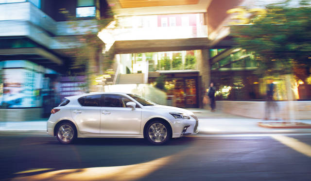 CT200h“version L” （ソニッククォーツ）