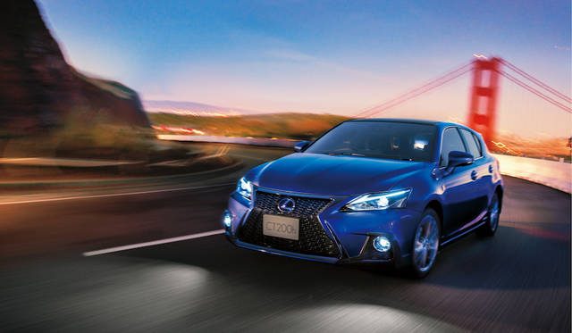 CT200h“F SPORT” （ブラックルーフ＆ヒートブルーコントラストレイヤリング）