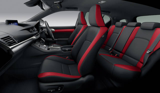 CT200h“F SPORT” （インテリアカラー ： ブラック／レッド）