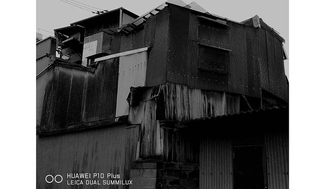 <作例１>ISO：50／シャッタースピード：1/303s／絞り値：1.8／EV：0／焦点距離：44mm（35mmの焦点距離フィルムと同等)