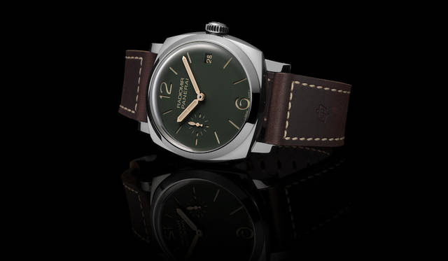 <strong>ラジオミール1940スリーデイズ アッチャイオ-47mm</strong><br> ムーブメント｜手巻き（P.3000キャリバー）<br> パワーリザーブ｜72時間<br> ケース素材｜SS(ポリッシュ仕上げ)<br> ケース径｜47mm<br> 防水｜10気圧<br> 価格｜95万円（税別）