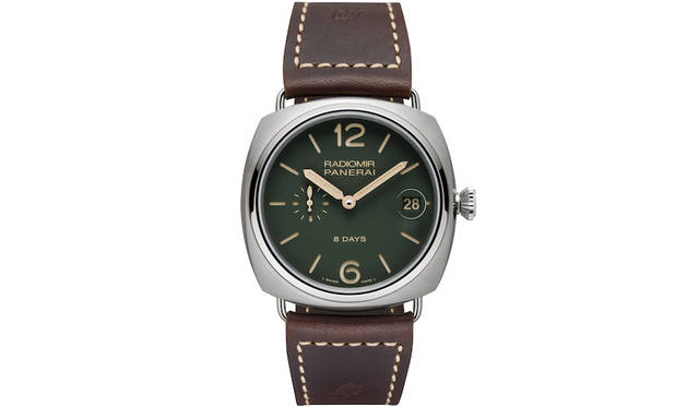 <strong>ラジオミール エイトデイズ チタニオ-45mm</strong><br>ムーブメント｜手巻き（P.2002/9キャリバー）<br>パワーリザーブ｜192時間<br>ケース素材｜チタン（サテン仕上げ）<br>ケース径｜45mm<br>防水｜10気圧<br>価格｜128万円（税別）
