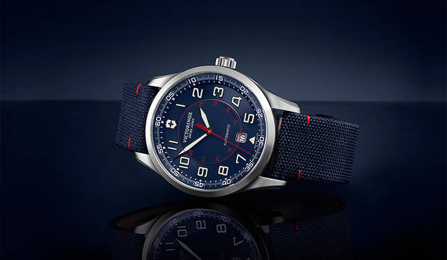 <p><strong>エアボスメカニカルリミテッドエディション</strong><br>ムーブメント｜自動巻き、ケース素材｜SS、ケース径｜42 mm、ストラップ素材｜ダークブルーファブリック、SS、防水｜10気圧価格｜14万円、15万円　※いずれも税別、限定数｜各モデル250本、スペシャルボックス入り</p>