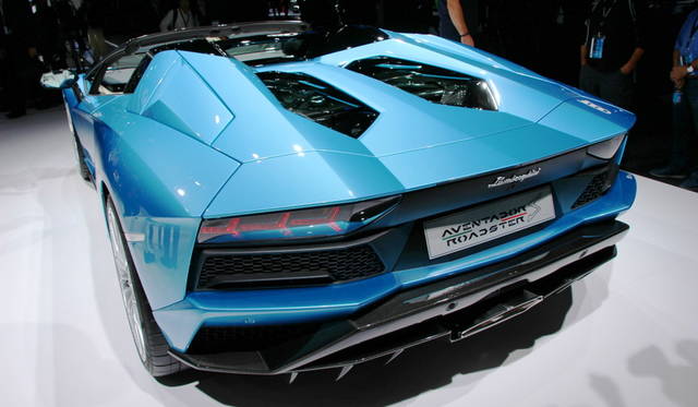 Lamborghini Aventador S Roadster｜ランボルギーニ アヴェンタドール S ロードスター