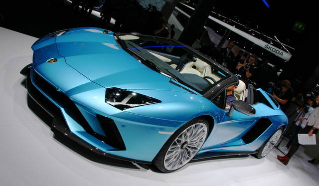 Lamborghini Aventador S Roadster｜ランボルギーニ アヴェンタドール S ロードスター